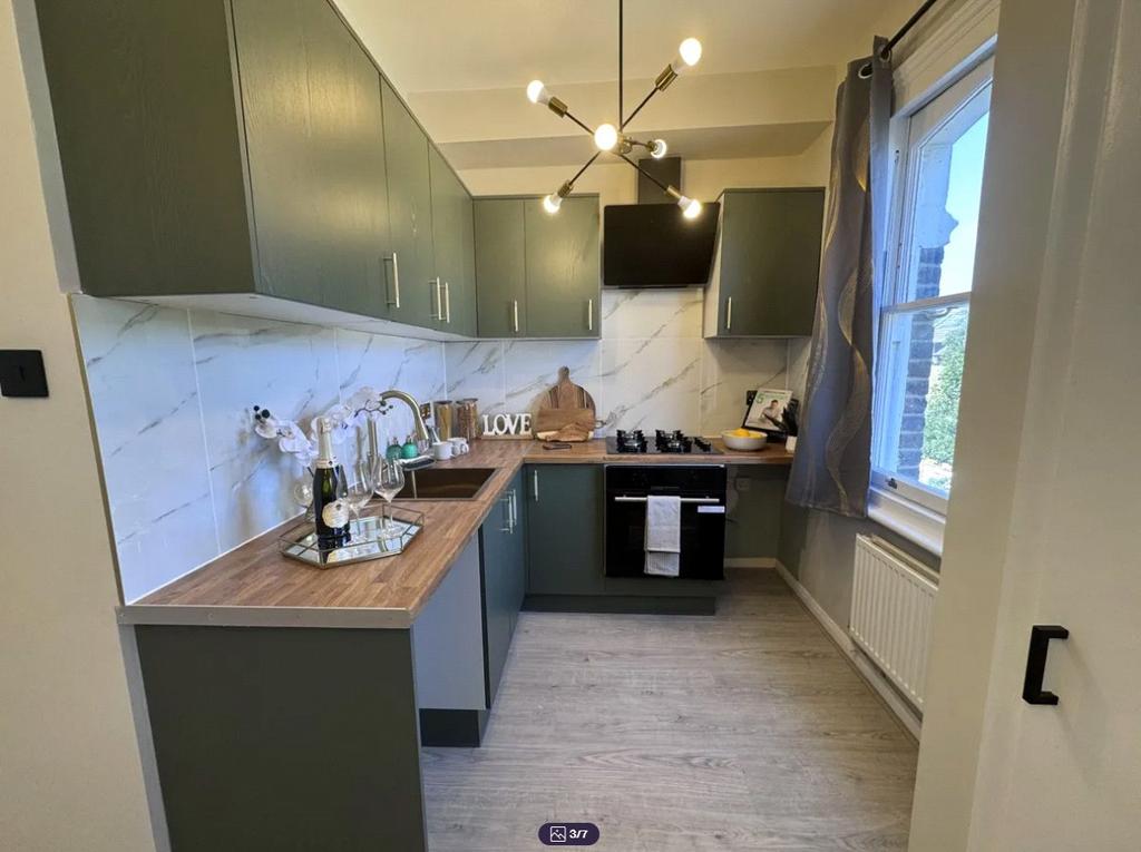 Apartment in London - View 2