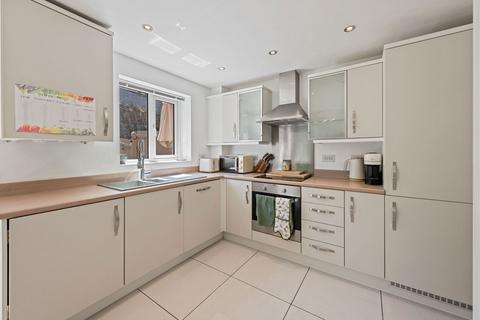 15 Bamburgh Close, Grantham, NG31 8UL
