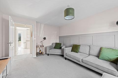 15 Bamburgh Close, Grantham, NG31 8UL