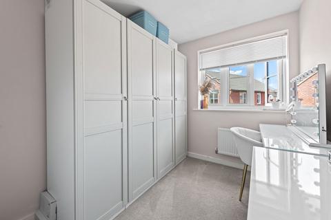 15 Bamburgh Close, Grantham, NG31 8UL