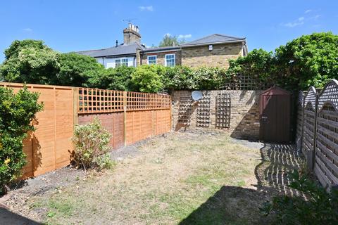 26 Queen Annes Close, Twickenham, TW2 5NN