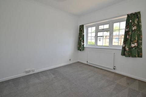 26 Queen Annes Close, Twickenham, TW2 5NN