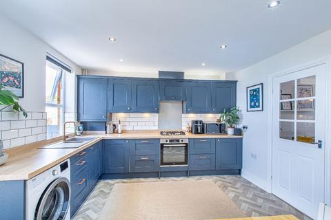55 Wakefield Road, Drighlington, Bradford, BD11 1DH