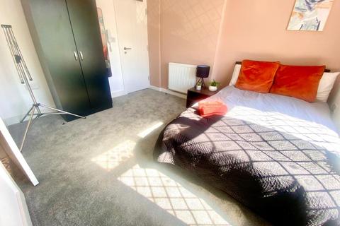 4 bedroom house share to rent, Spa Road, Bolton,
