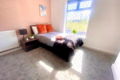 4 bedroom house share to rent, Spa Road, Bolton,
