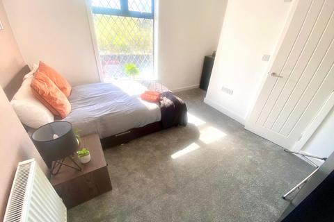 4 bedroom house share to rent, Spa Road, Bolton,