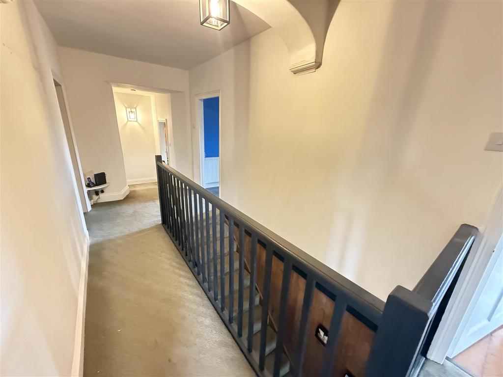 First floor galleried landing