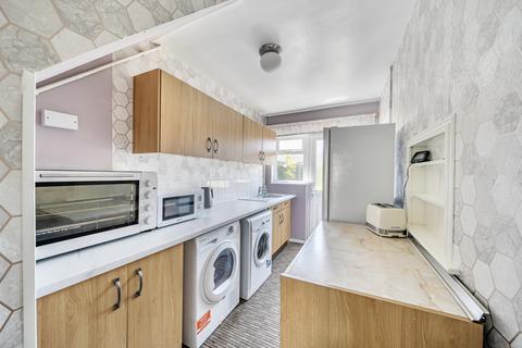 3 bedroom terraced house for sale, Carstairs Avenue, Park South, Swindon, SN3