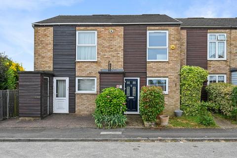 3 Edwards Close, Worcester Park, KT4 8PE