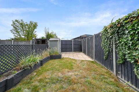 3 Edwards Close, Worcester Park, KT4 8PE
