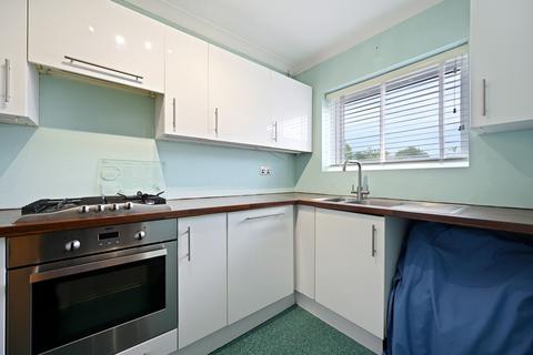 3 Edwards Close, Worcester Park, KT4 8PE