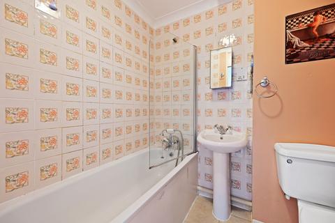 3 Edwards Close, Worcester Park, KT4 8PE