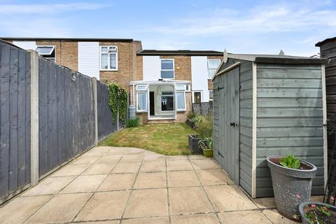 3 Edwards Close, Worcester Park, KT4 8PE