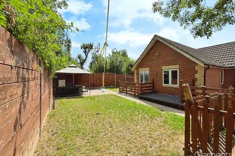 4 bedroom detached house for sale, Primrose Hill, Kings Langley WD4