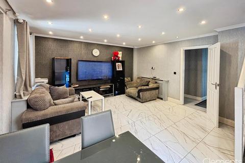 4 bedroom detached house for sale, Primrose Hill, Kings Langley WD4