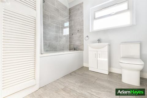3 bedroom end of terrace house for sale, Grove Road, London N12