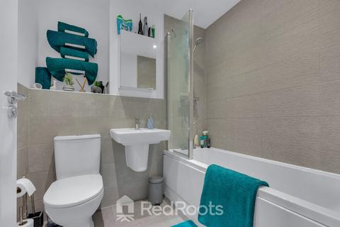 4 bedroom semi-detached house for sale, Riverside Lane, Doncaster DN2