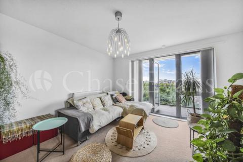 3 bedroom flat for sale, Harrison House, Martineau Square, Aldgate, London, E1
