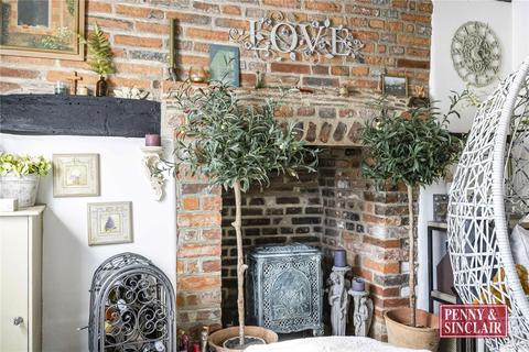 2 bedroom terraced house for sale, High Street, Wargrave