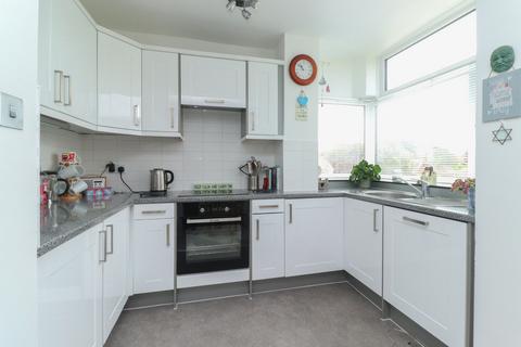 2 bedroom flat for sale, Carmel Court, Gainsborough Road, Birchington, Kent, CT7