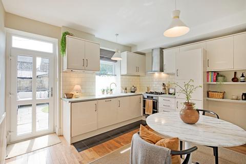 6 North Parade, Burley In Wharfedale, Ilkley, LS29 7JR