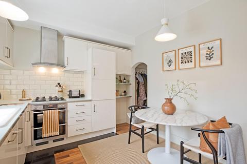 6 North Parade, Burley In Wharfedale, Ilkley, LS29 7JR