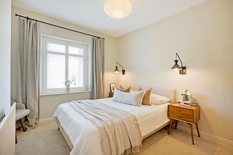 6 North Parade, Burley In Wharfedale, Ilkley, LS29 7JR