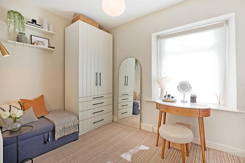 6 North Parade, Burley In Wharfedale, Ilkley, LS29 7JR