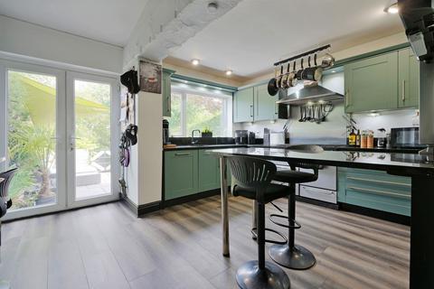 205 High Greave, Sheffield, S5 9GS
