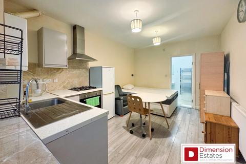 Studio to rent, Clarence Road, Clapton,London, E5