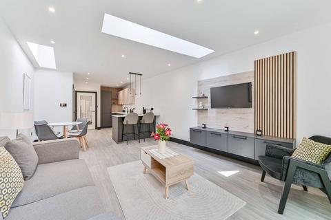 3 bedroom terraced house to rent, Laurie Grove, New Cross, London, SE14