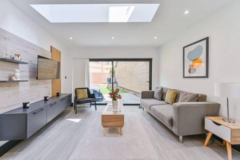 3 bedroom terraced house to rent, Laurie Grove, New Cross, London, SE14