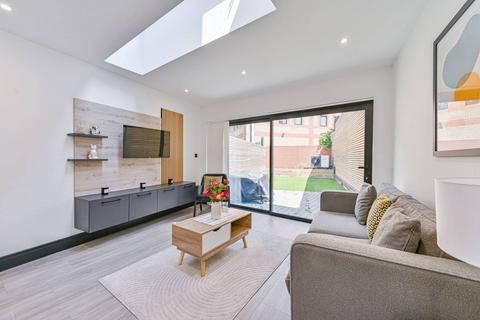3 bedroom terraced house to rent, Laurie Grove, New Cross, London, SE14