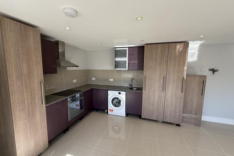 3 bedroom maisonette to rent, Merryfield Gardens, HA7