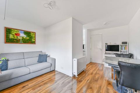 109 Lowry Crescent, Mitcham, CR4 3NX