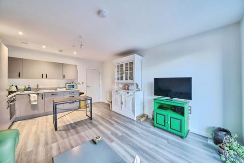 1 bedroom apartment for sale, Cranton Avenue, Hayes, UB3 4FT