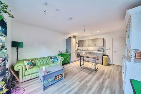 1 bedroom apartment for sale, Cranton Avenue, Hayes, UB3 4FT