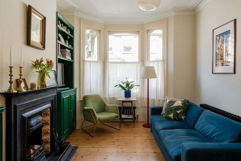 4 bedroom terraced house for sale, Ferndale Road, London E11