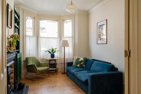 4 bedroom terraced house for sale, Ferndale Road, London E11