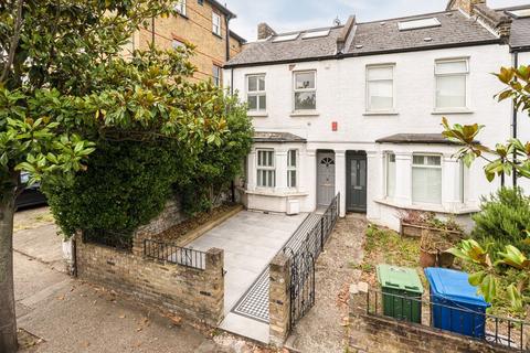 4 bedroom semi-detached house for sale, Underhill Road, London SE22