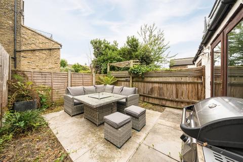 4 bedroom semi-detached house for sale, Underhill Road, London SE22