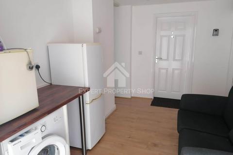 undefined, *AVAILABLE NOW*Room 6.  Carlton Road, Worksop