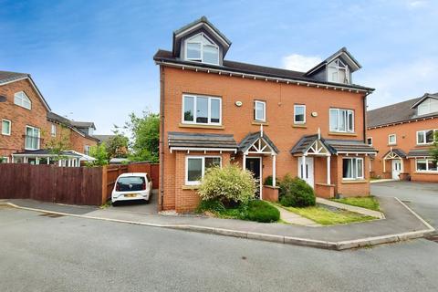 Wakes Drive, Monton, M30