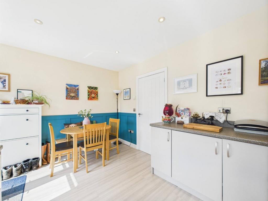 Kitchen/Dining Area