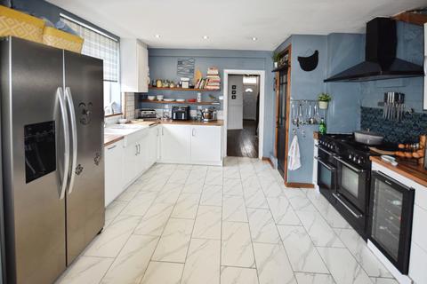 4 bedroom semi-detached house for sale, Brancaster Drive, Skegness PE25