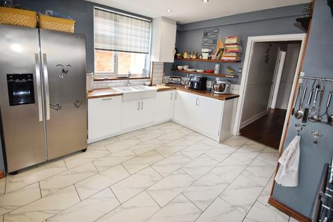 4 bedroom semi-detached house for sale, Brancaster Drive, Skegness PE25