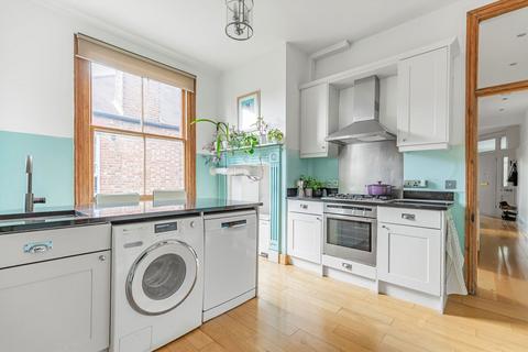 3 bedroom flat for sale, Flanders Road, London W4