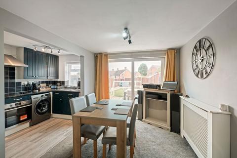 undefined, Forelands Grove, Bromsgrove, B61
