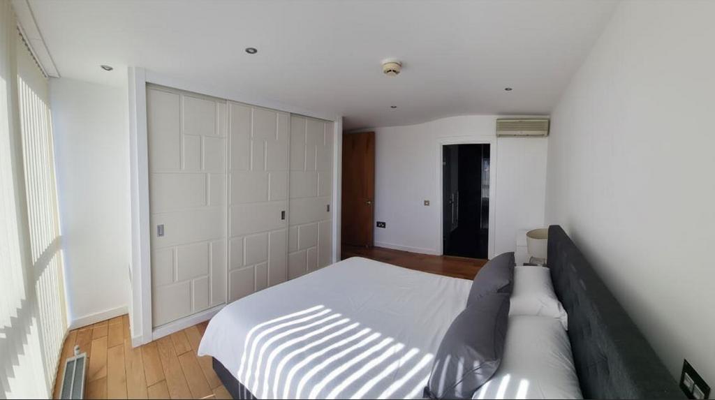 Bed2.JPG