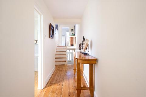 6 Roding Road, London, E5 0DW